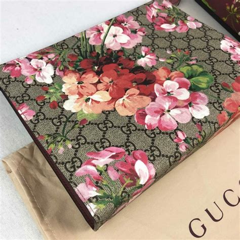 gucci bloom cosmetic bag